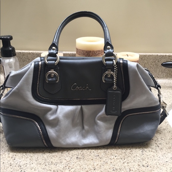Coach Handbags - COACH women’s hand bag